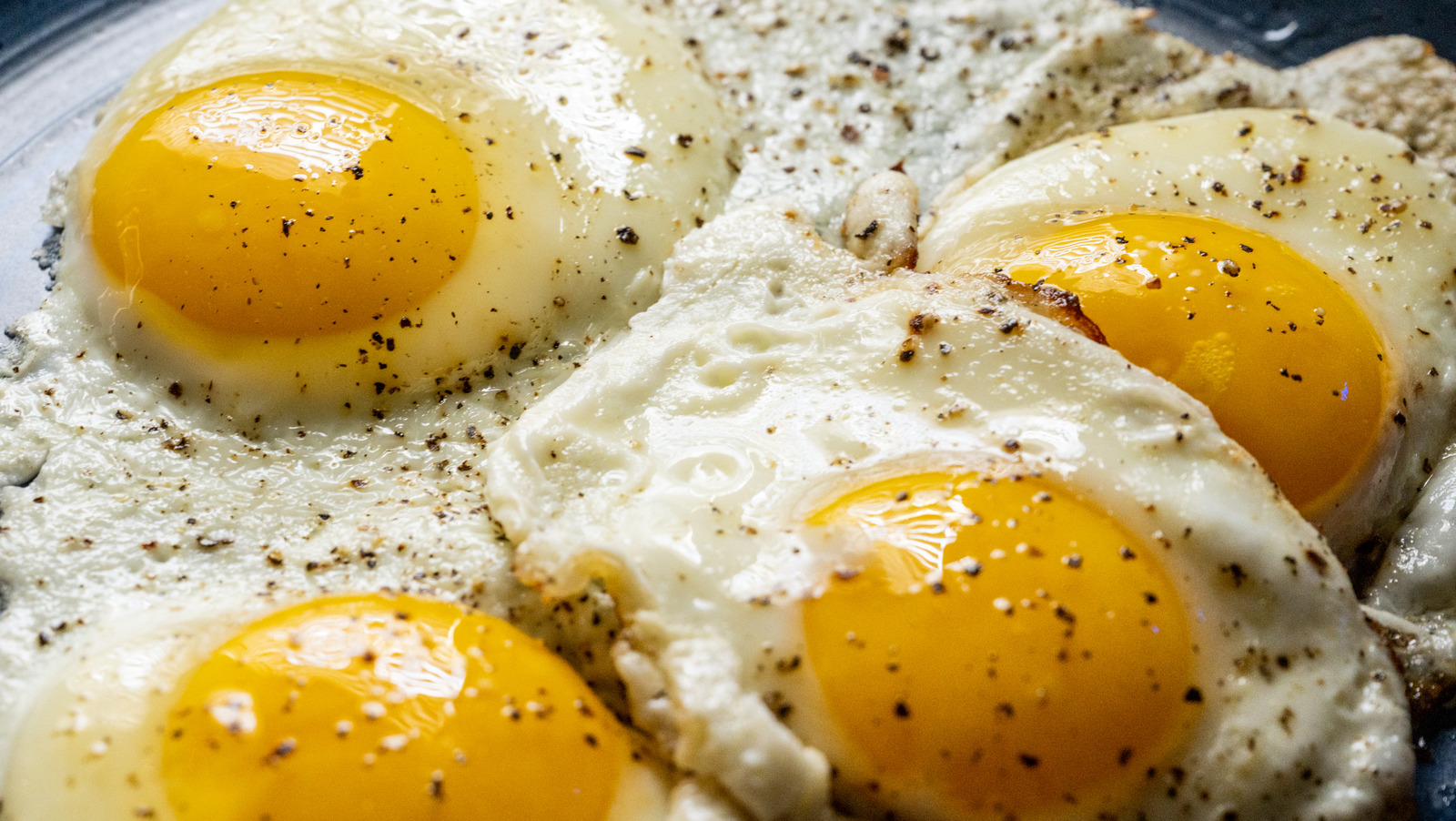 Healthy non-stick fried eggs on your Aga range cooker