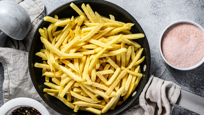 french fries in frying pan
