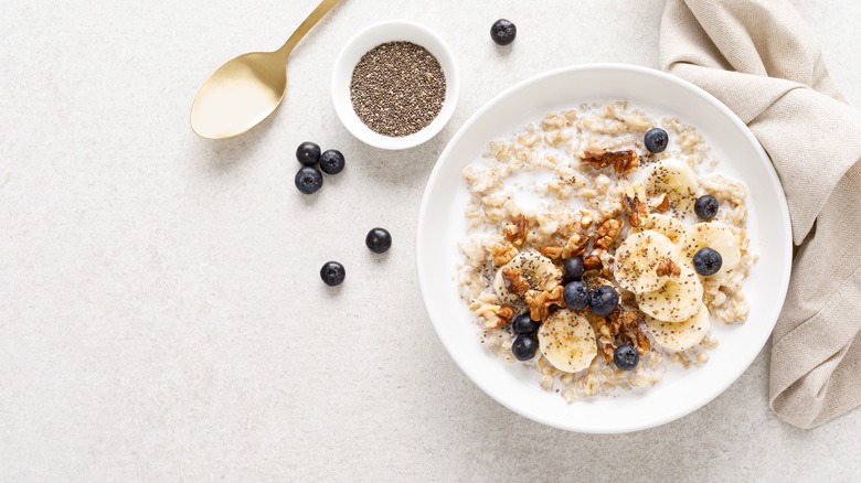 A bowl of oatmeal