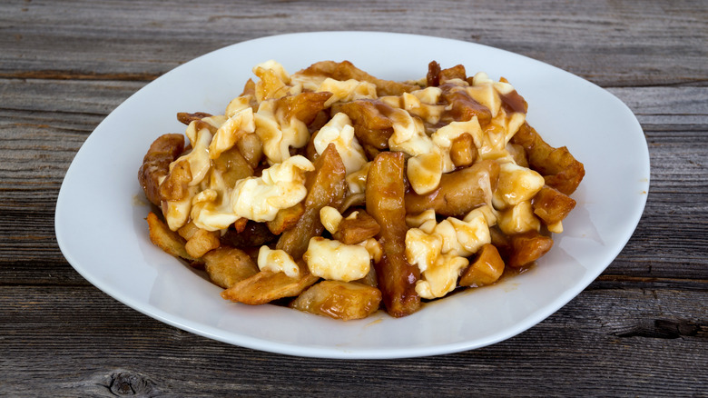 Cheese curds on poutine