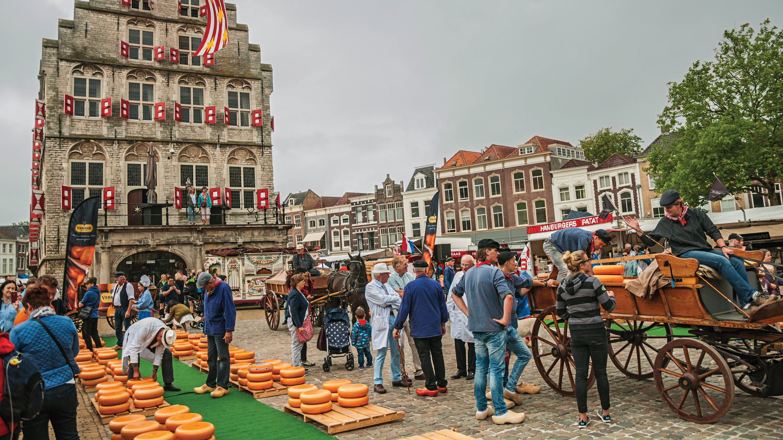 Holland's Gouda Cheese Market Will Take You Back To The 14th Century