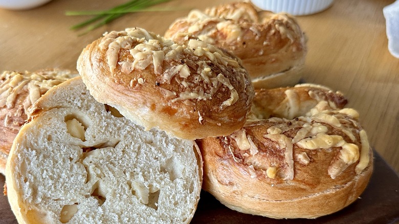 Sliced Asiago bagels