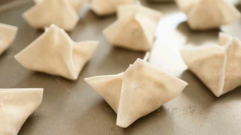 uncooked folded wontons 