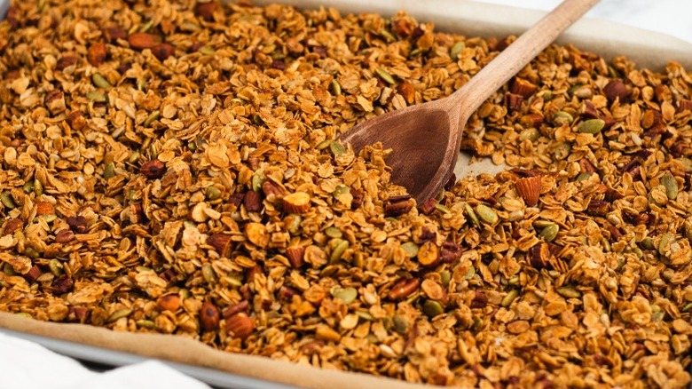 homemade crunchy granola 