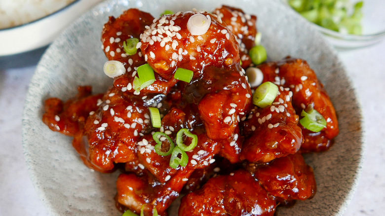 general tso's chicken with garnishes