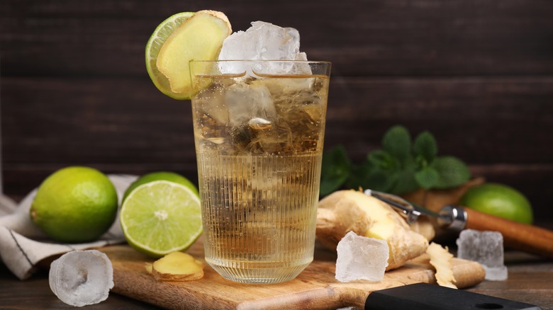 glass of ginger ale with ingredients