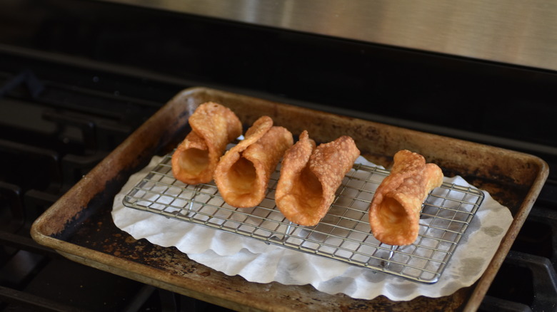 homemade pistachio cannoli