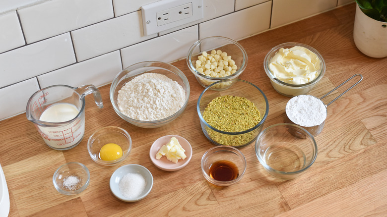 ingredients for pistachio cannoli