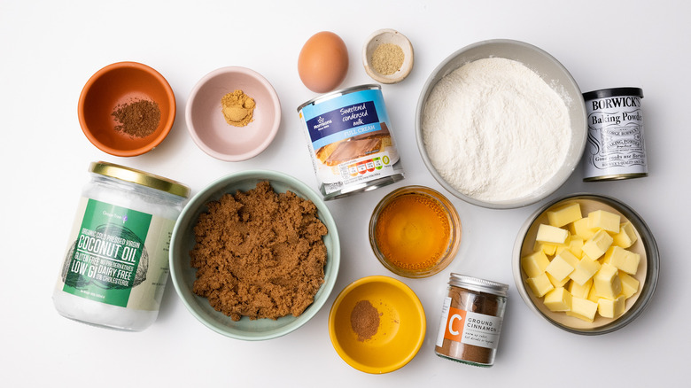 Ingredients for speculoos cookie butter 