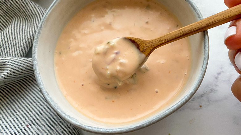 thousand island dressing on spoon