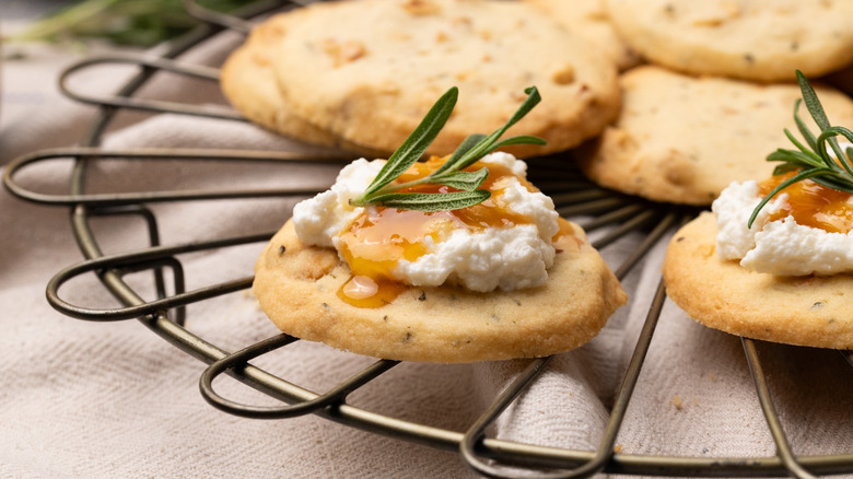 honey rosemary hazelnut shortbread with garnish