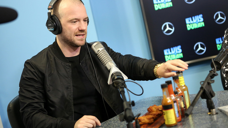sean evans with hot sauces