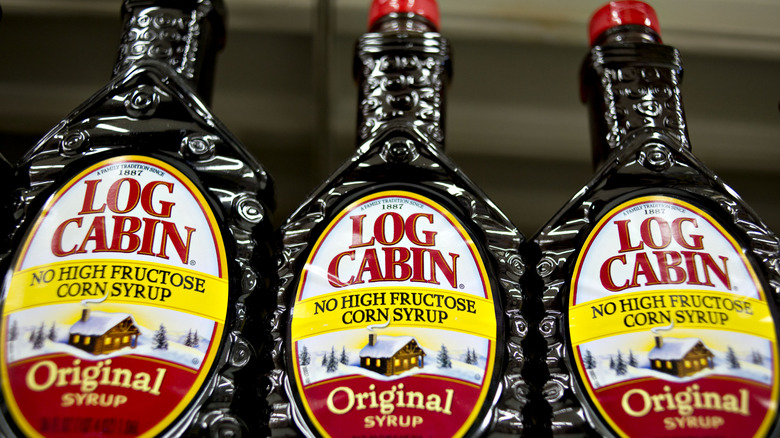 Log Cabin Syrup grocery display