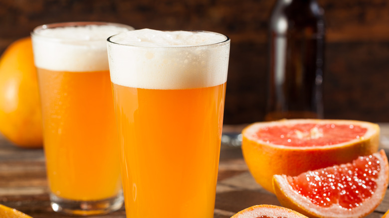 Sour beer with grapefruits