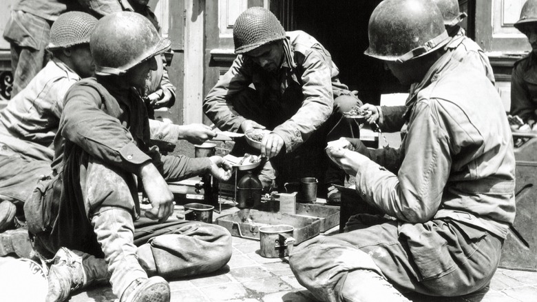American soldiers eating, WW!!