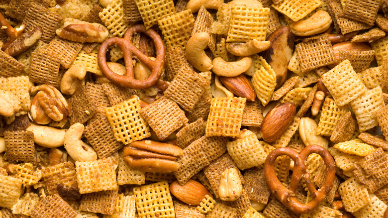 Party snack mix