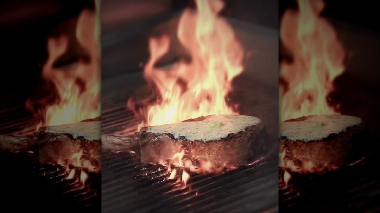 tomahawk steak on grill