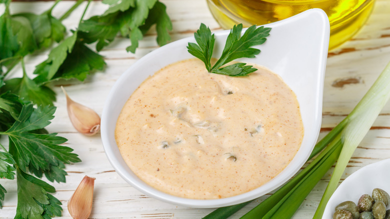 bowl of spicy creamy comeback sauce