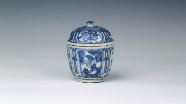 An original Chinese tea caddy