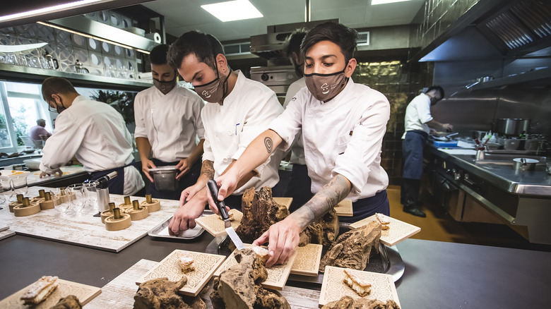 Chefs at Disfrutar restaurant 