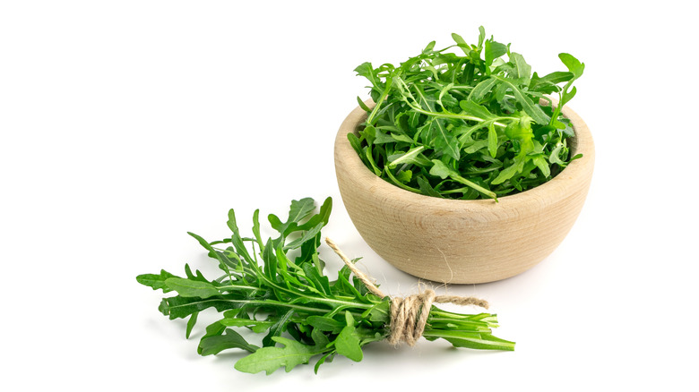 arugula leaves in bowl