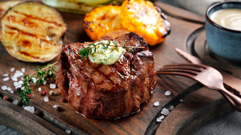 Juicy grilled filet mignon