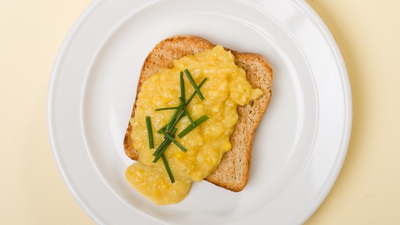 French scrambled eggs on toast