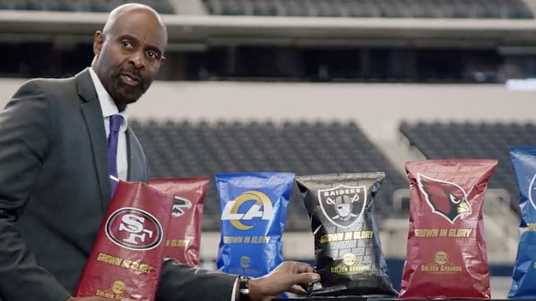 Jerry Rice with Lay's chips 