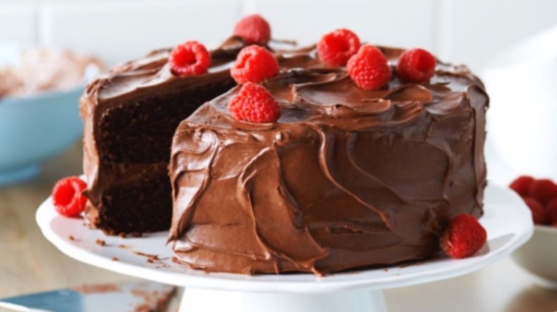 Hellmann's chocolate cake with raspberries