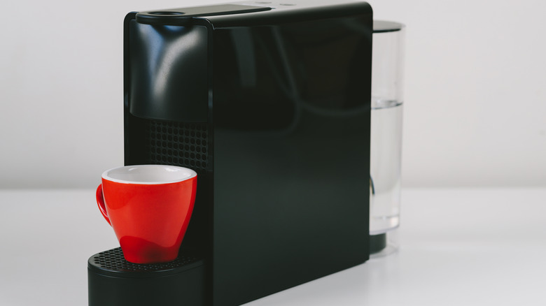 Nespresso Essenza Mini machine