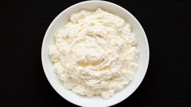 Bowl of fresh ricotta cheese