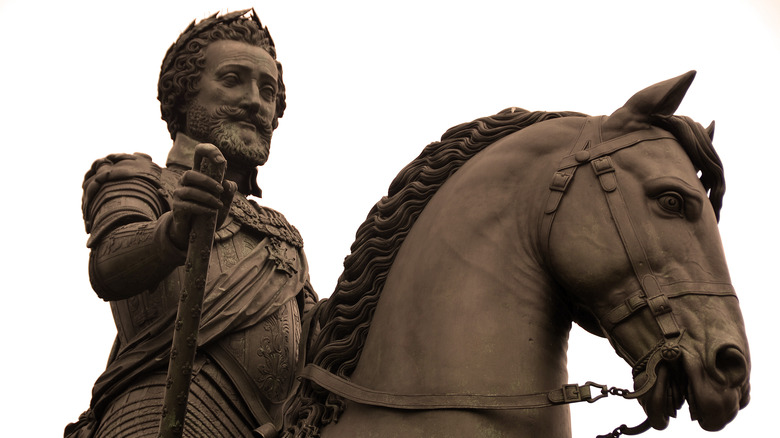 Statue of French King Henri IV 