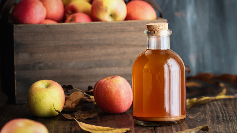 apples and apple cider vinegar