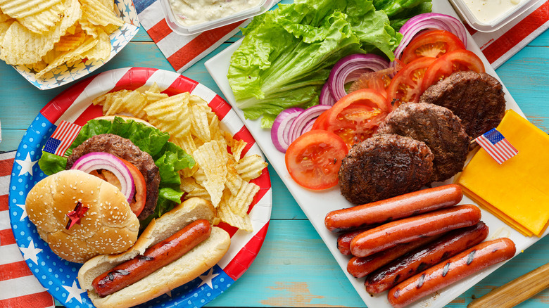 How To Keep Hot Dogs Warm & Delicious: Tips At Home & Picnic
