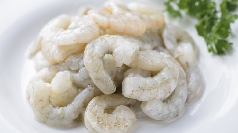 plate of raw shrimp