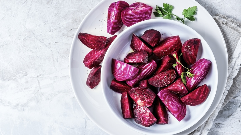 sliced beets in a bowl