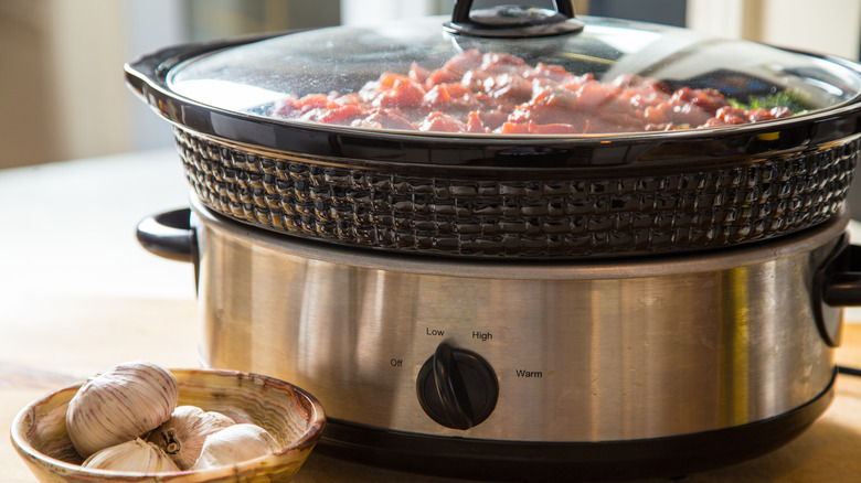 https://www.tastingtable.com/img/gallery/how-long-you-can-safely-keep-your-slow-cooker-set-on-warm/intro-1698880921.jpg