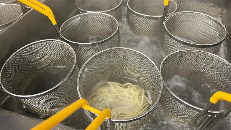 ramen in noodle pot