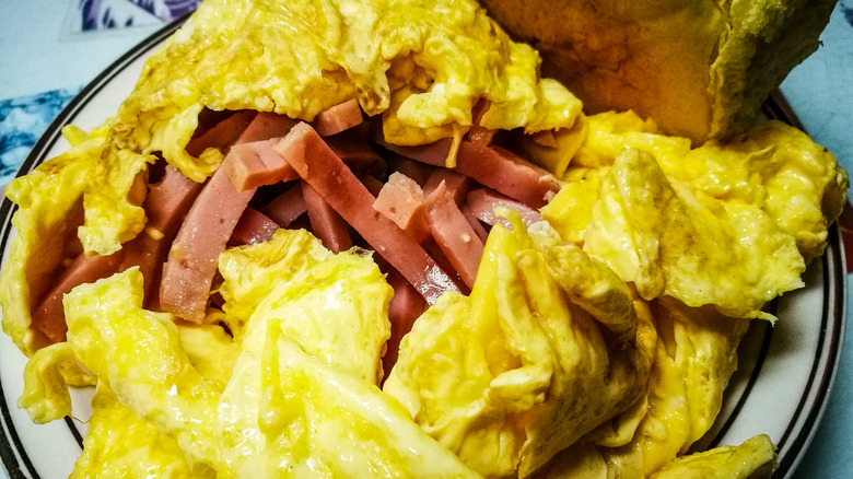 Cantonese style egg with meat