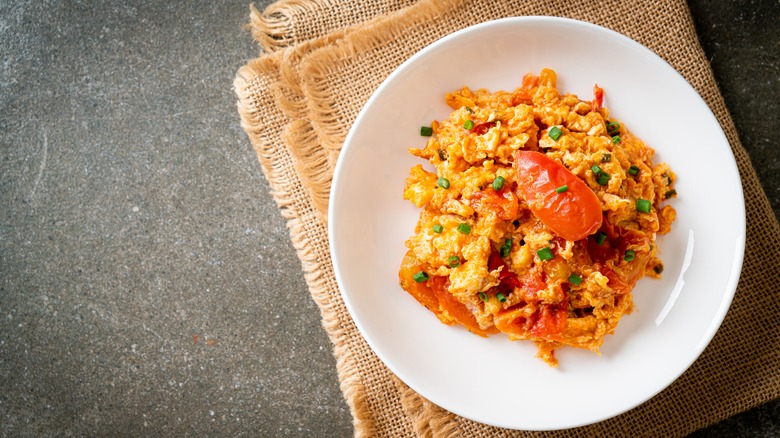 Chinese scrambled egg with tomato