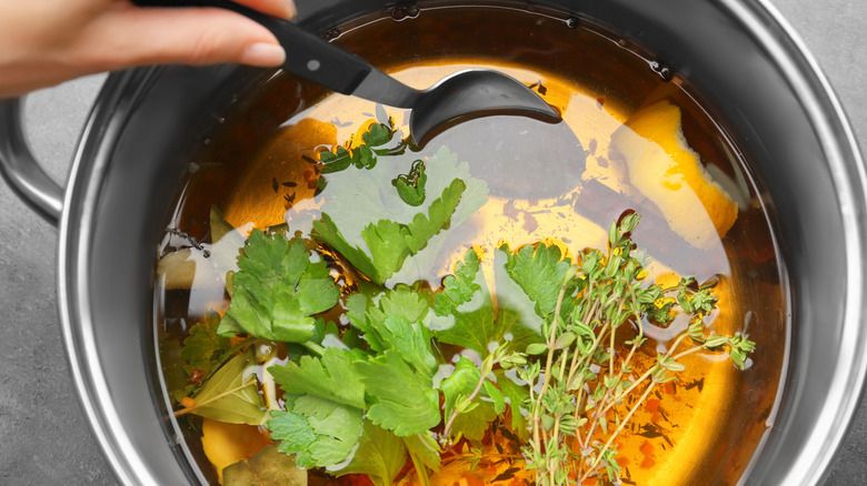 a pot of poultry brine