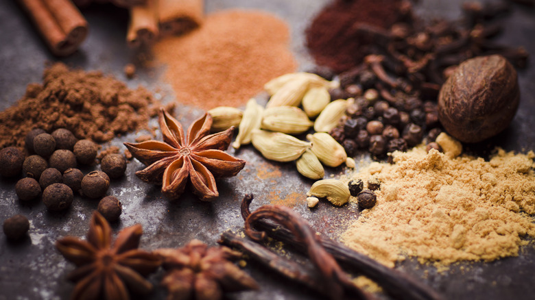 Whole and powdered dried spices