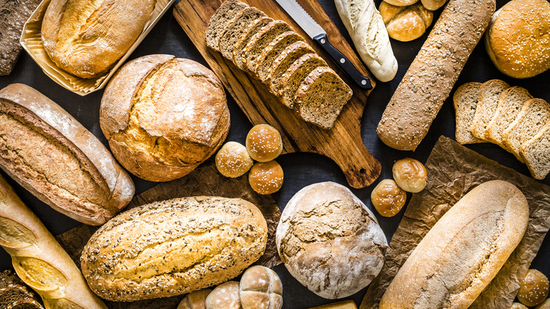 many different types of bread