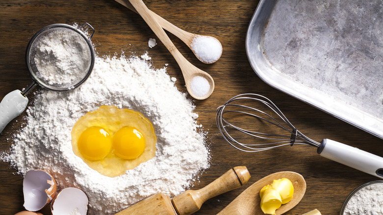 Flour with eggs