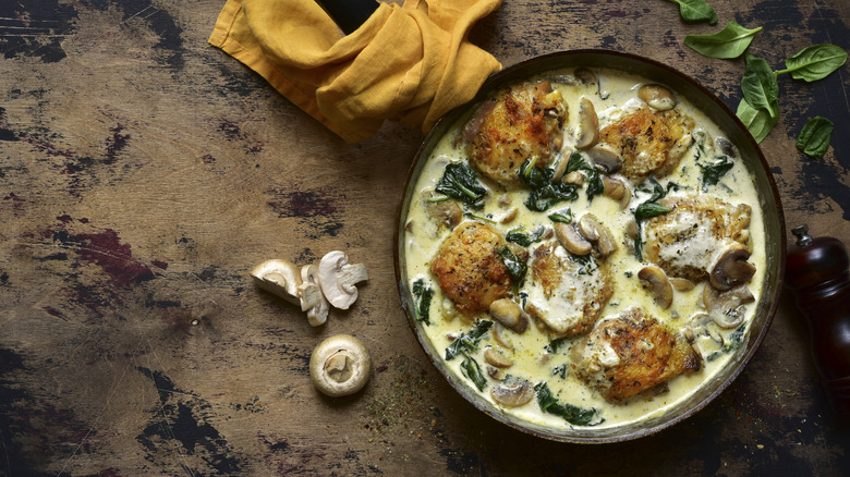 chicken thighs mushroom sauce skillet