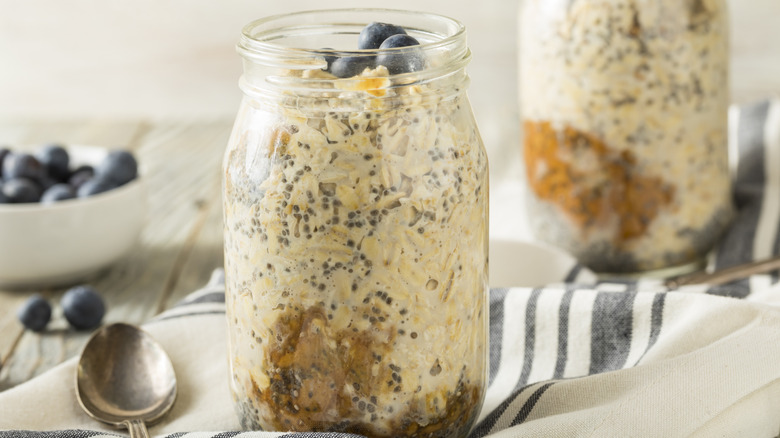 Chia overnight oats