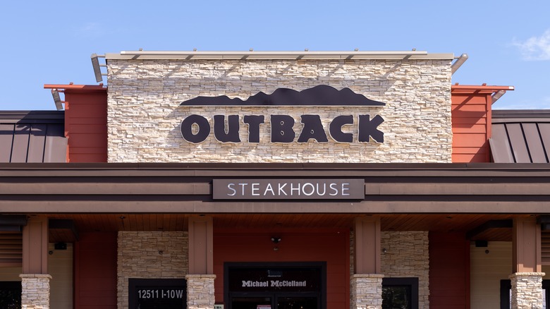 Outback Steakhouse restaurant exterior