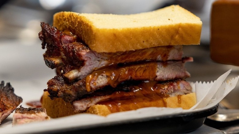 rib sandwich from Troy's Barbecue on tray