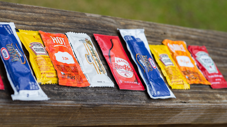 row of condiment packets