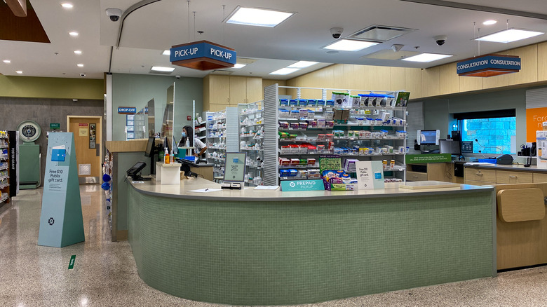 Publix pharmacy counter